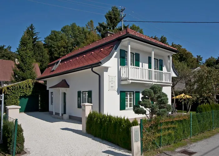 Kleine Gartenvilla Holiday home *