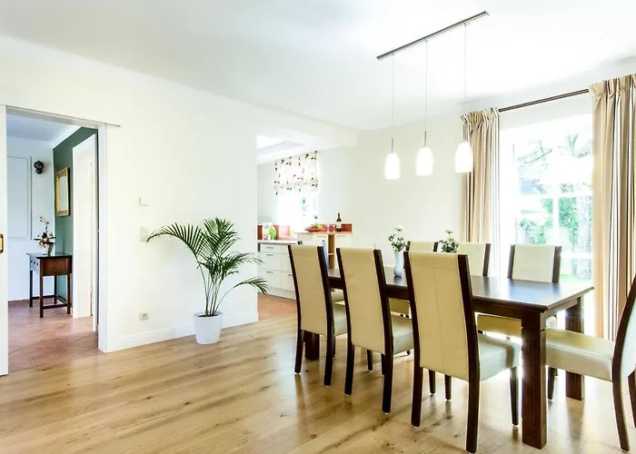 Holiday home Kleine Gartenvilla Portschach am Woerthersee